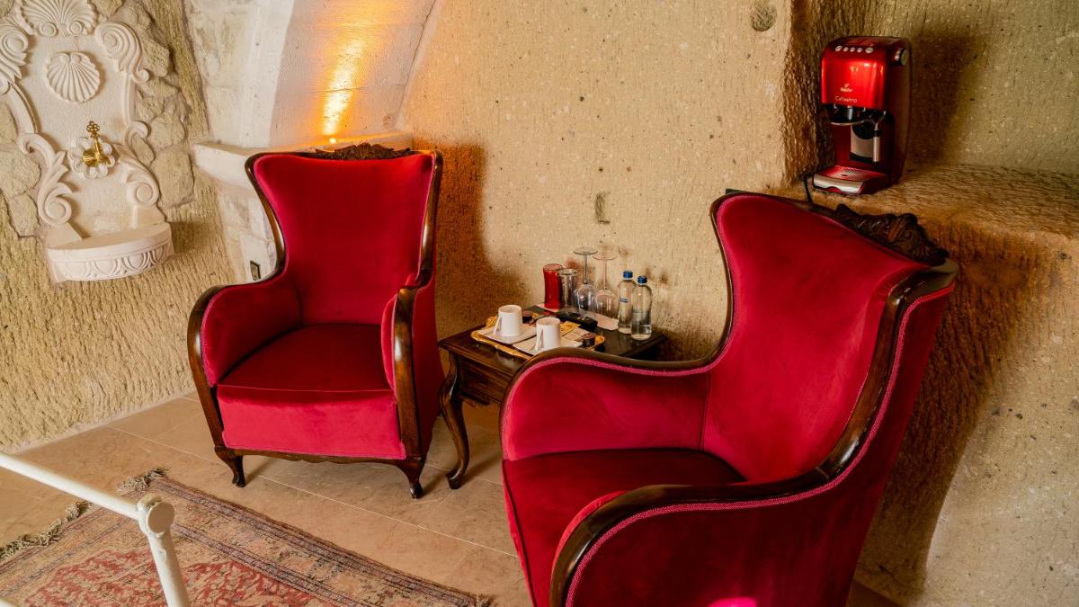 Elika Cave Suites & Spa