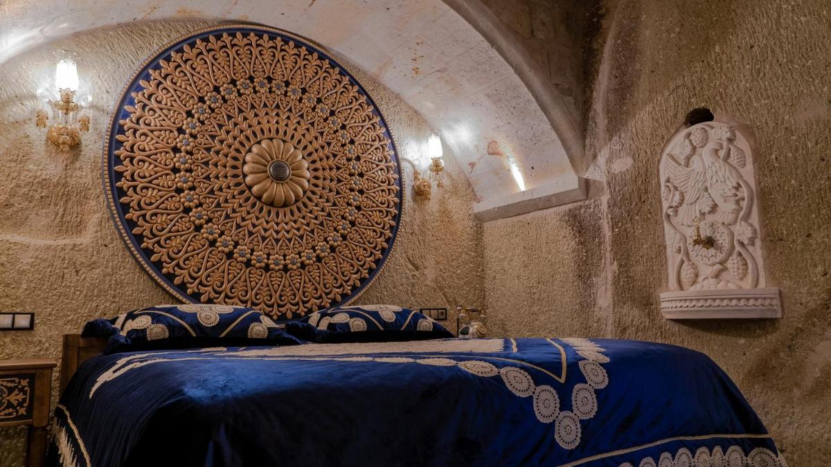 Elika Cave Suites & Spa