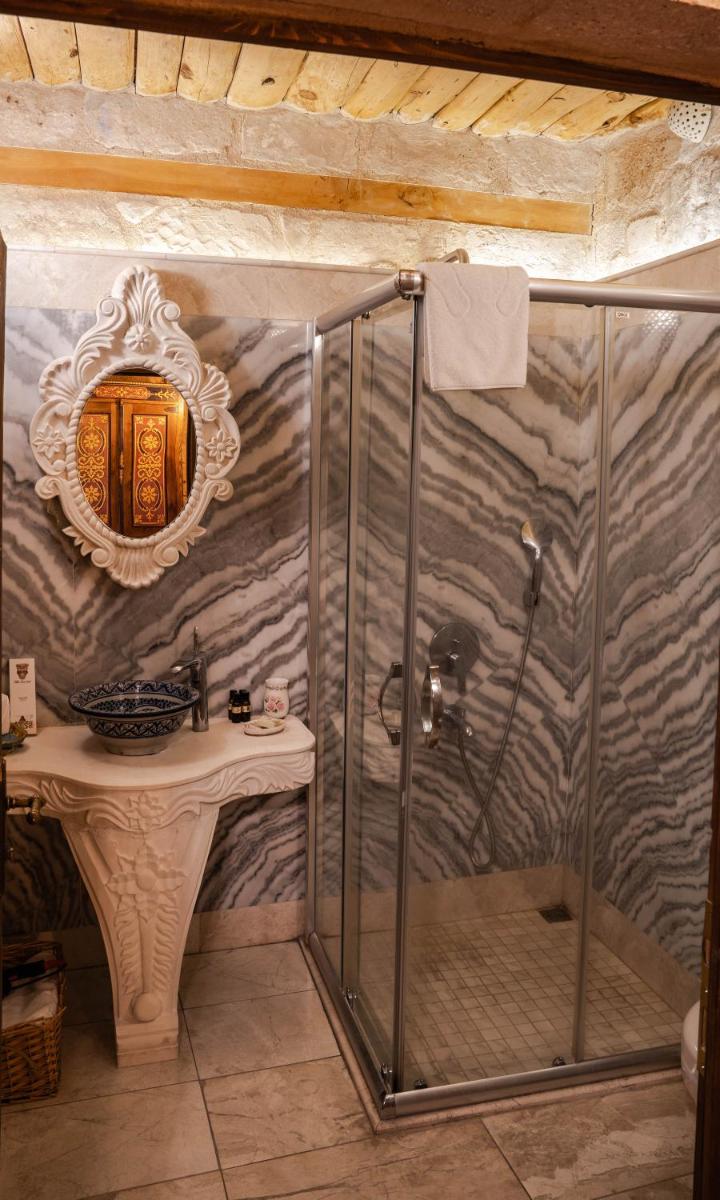 Elika Cave Suites & Spa