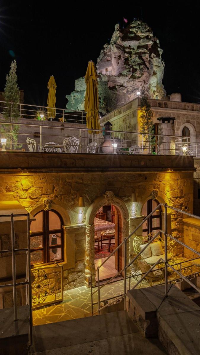 Elika Cave Suites & Spa