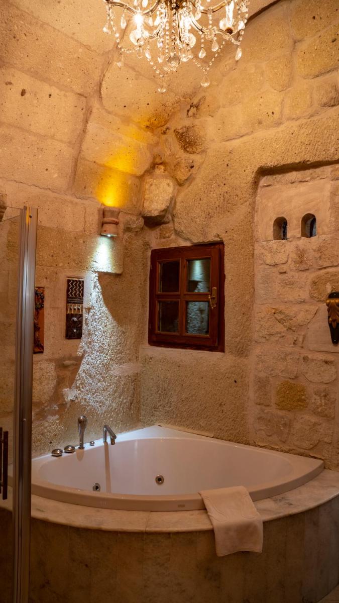 Elika Cave Suites & Spa