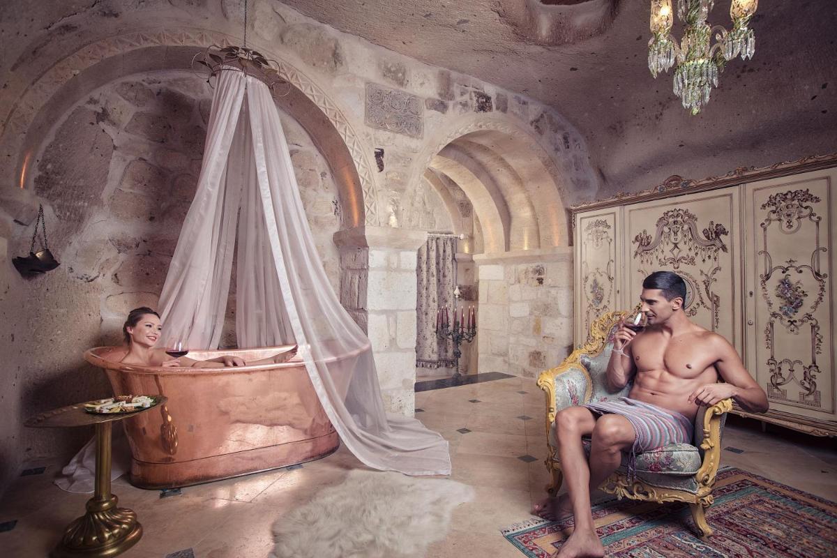 Elika Cave Suites & Spa