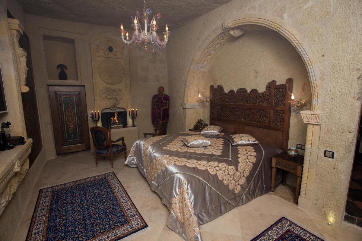 Elika Cave Suites & Spa