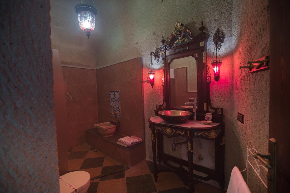 Elika Cave Suites & Spa