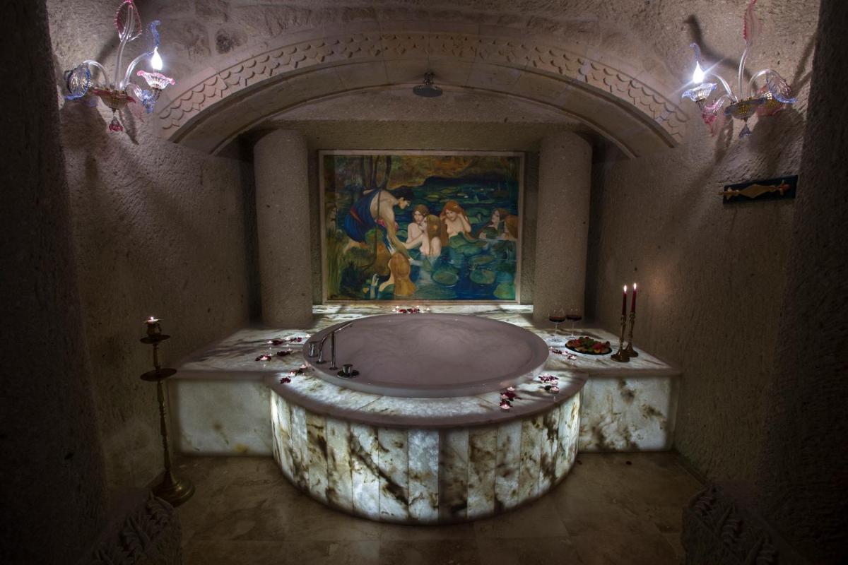 Elika Cave Suites & Spa