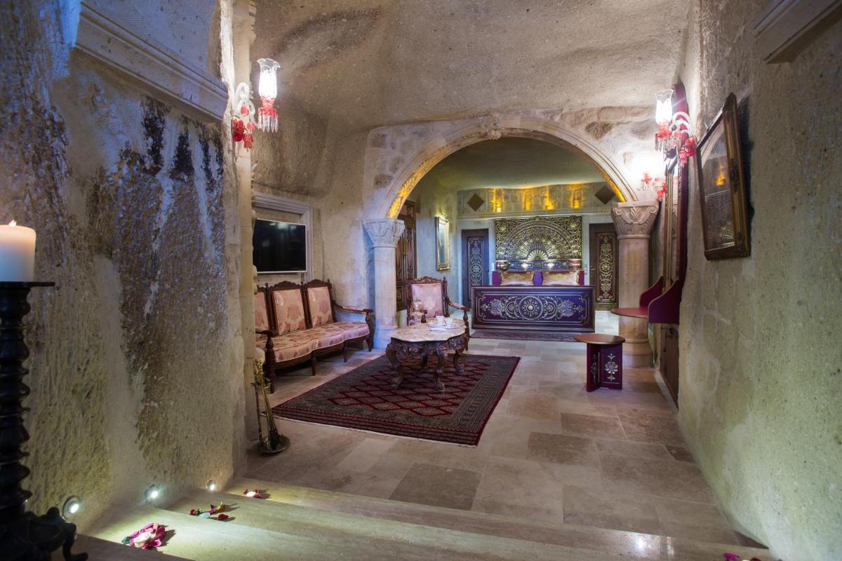 Elika Cave Suites & Spa