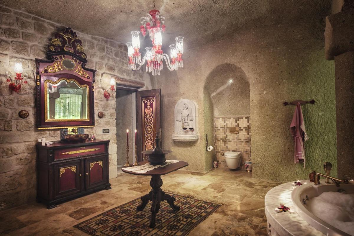 Elika Cave Suites & Spa