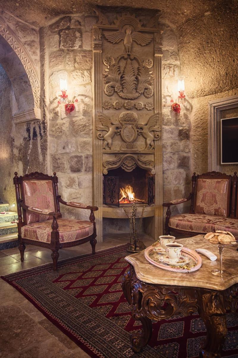 Elika Cave Suites & Spa