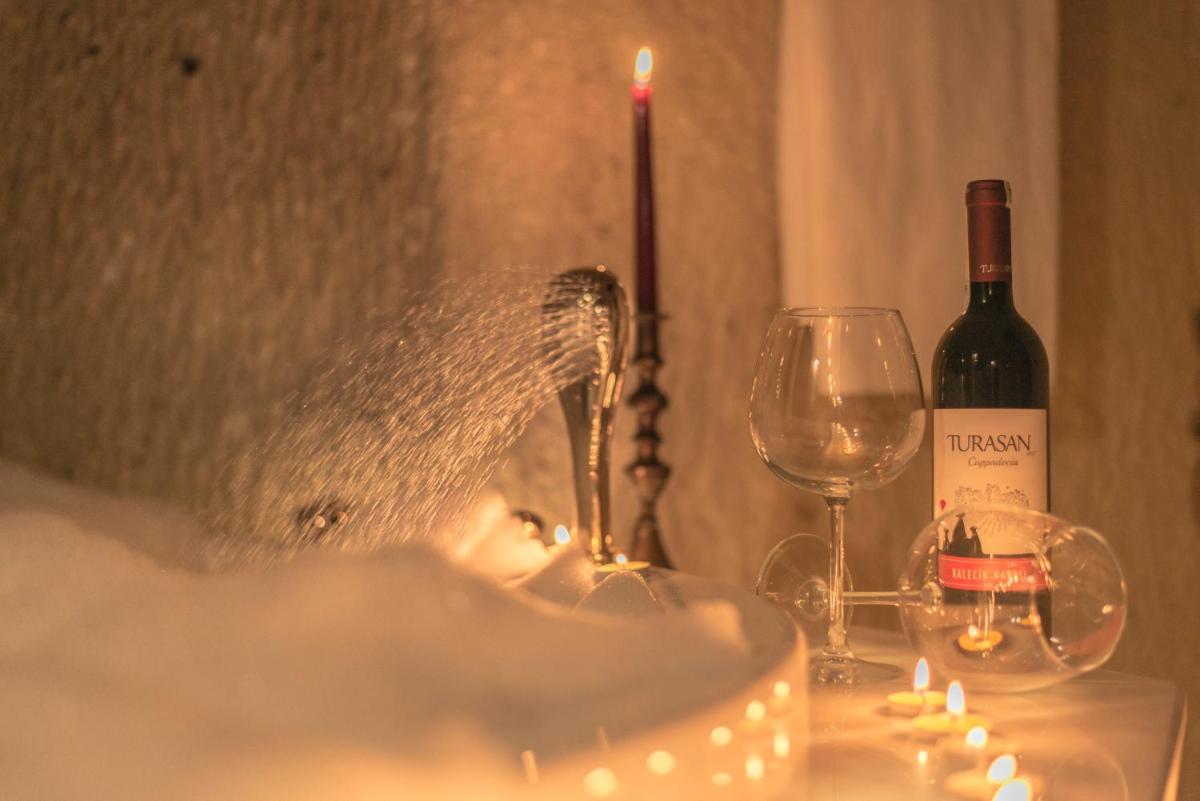 Elika Cave Suites & Spa