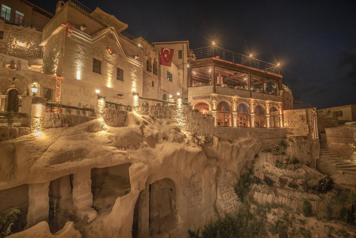 Elika Cave Suites & Spa