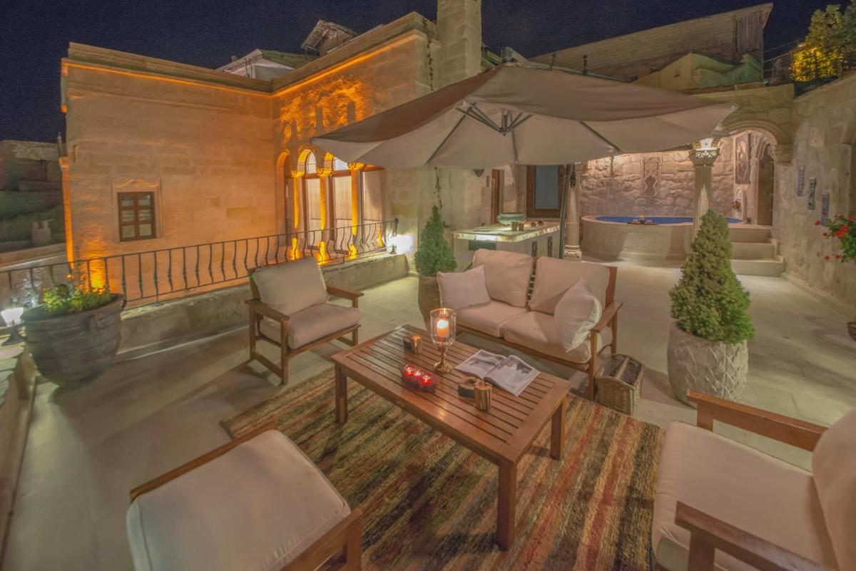 Elika Cave Suites & Spa