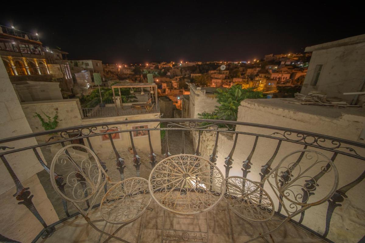 Elika Cave Suites & Spa