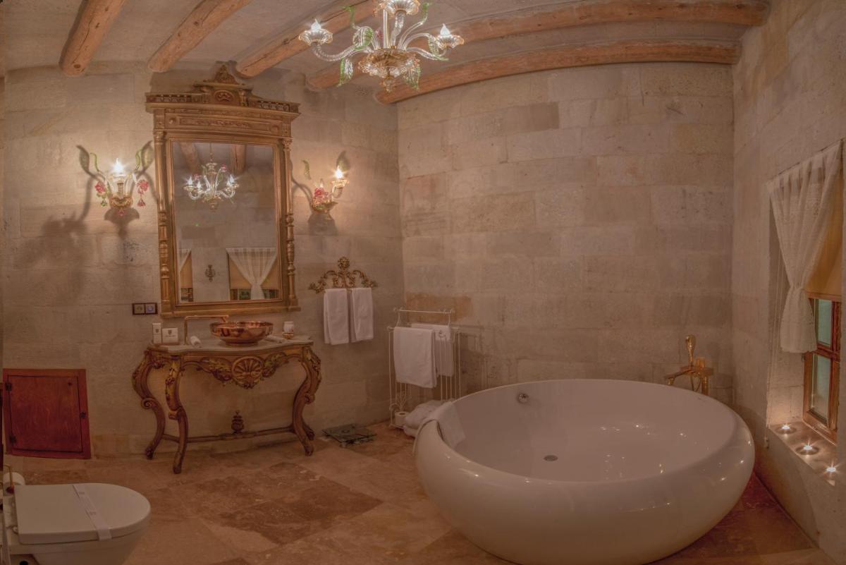 Elika Cave Suites & Spa