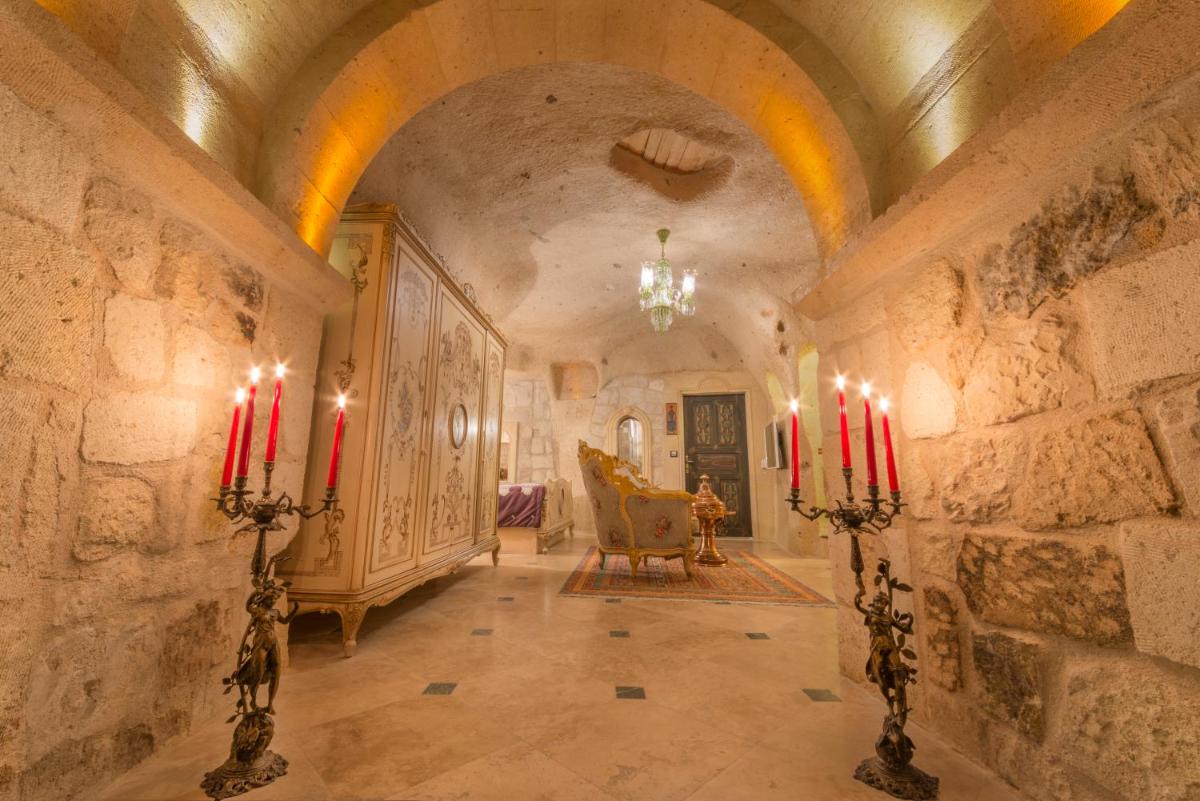 Elika Cave Suites & Spa