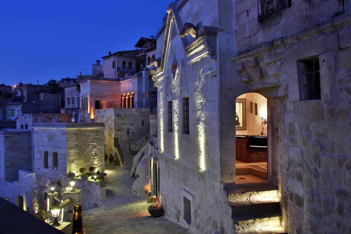 Elika Cave Suites & Spa