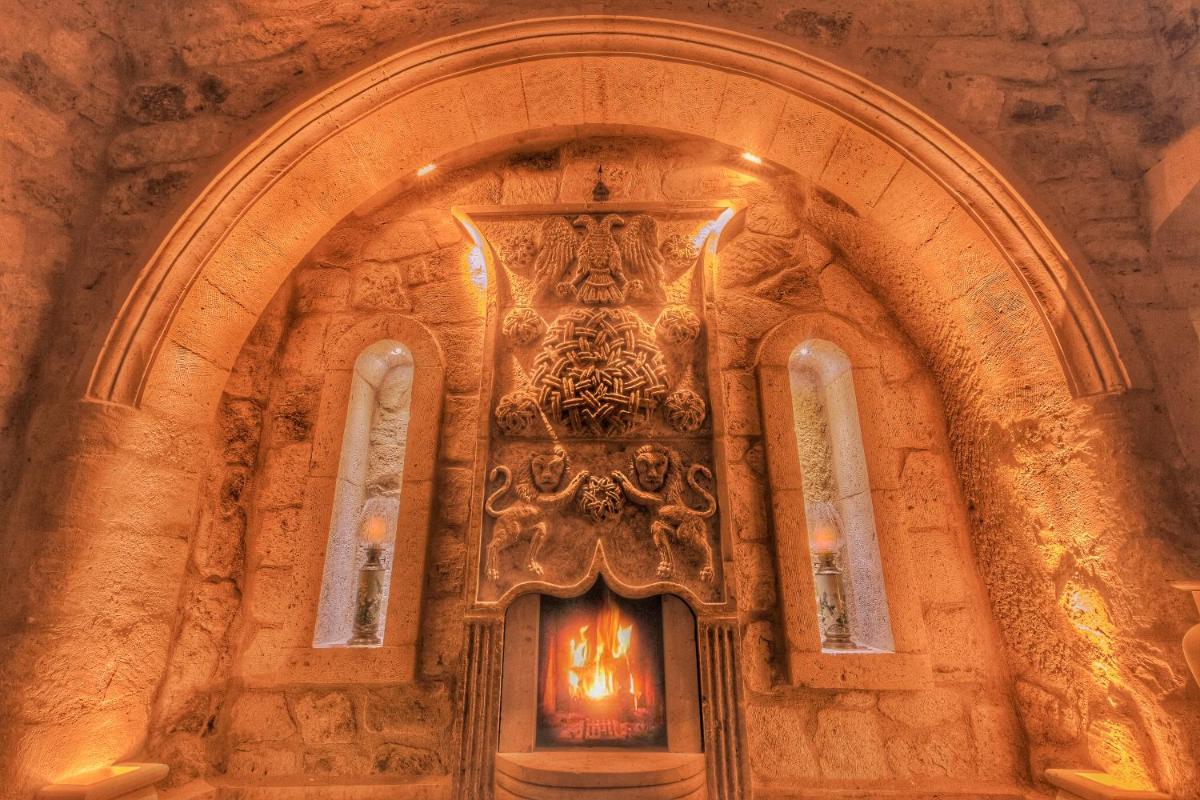 Elika Cave Suites & Spa