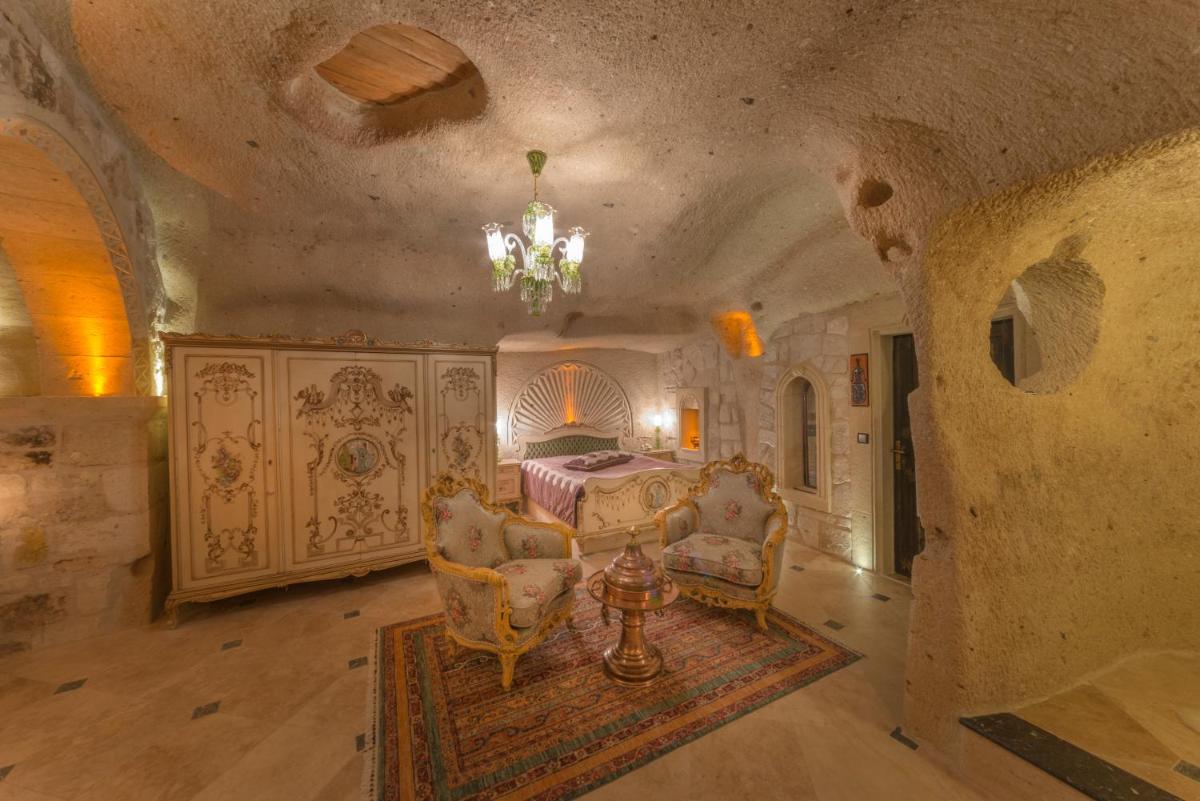 Elika Cave Suites & Spa