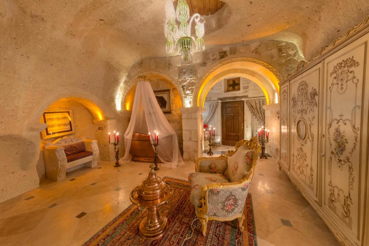 Elika Cave Suites & Spa