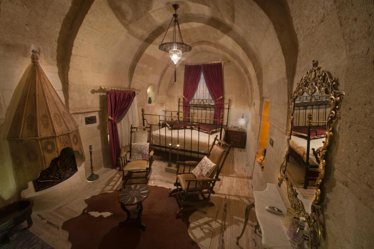 Elika Cave Suites & Spa