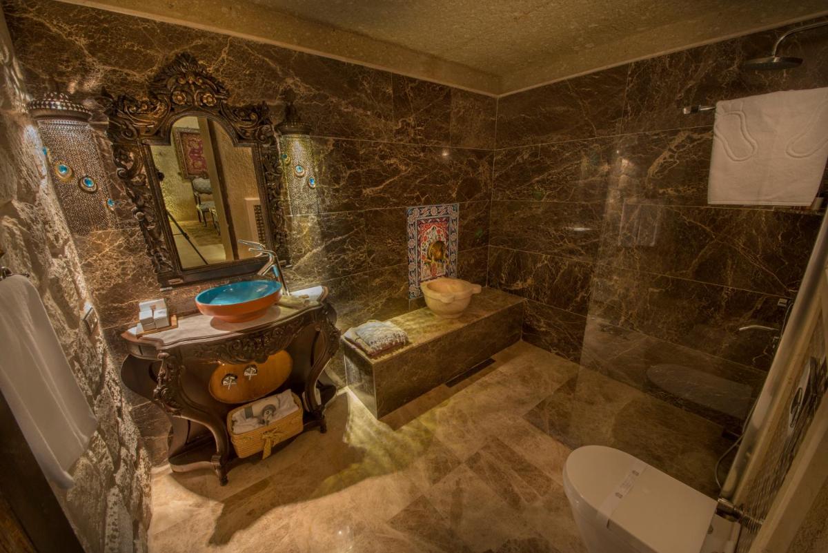 Elika Cave Suites & Spa