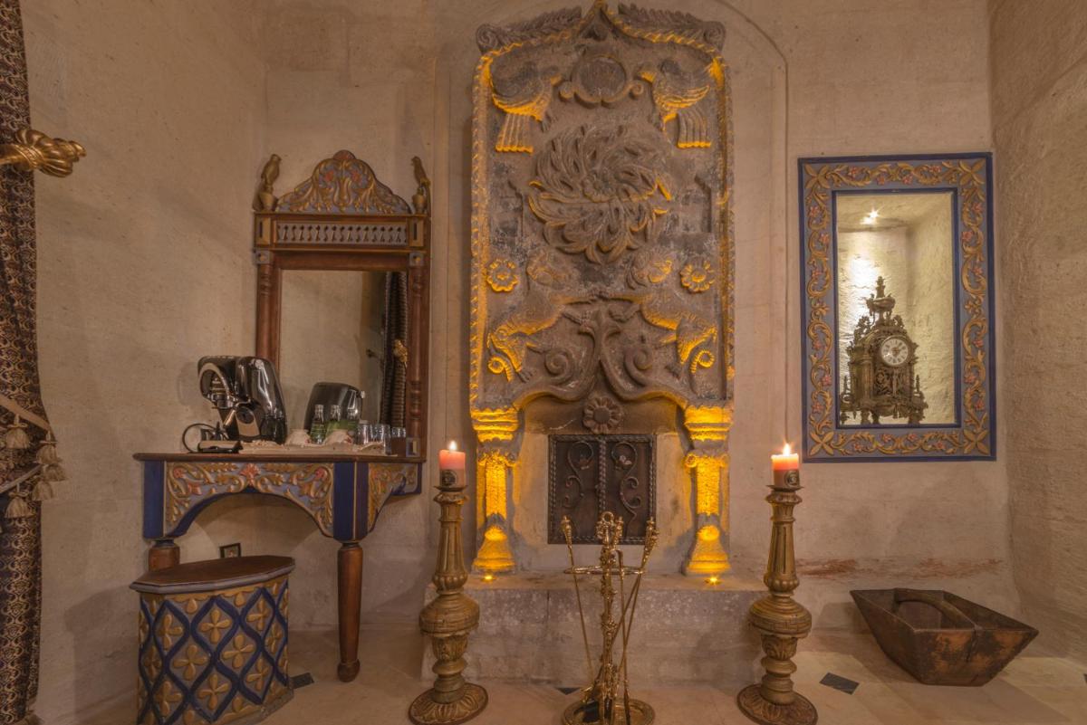 Elika Cave Suites & Spa