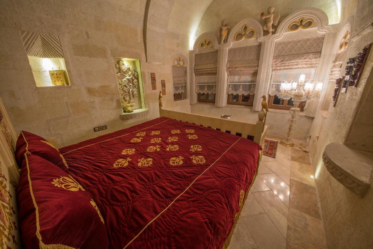 Elika Cave Suites & Spa