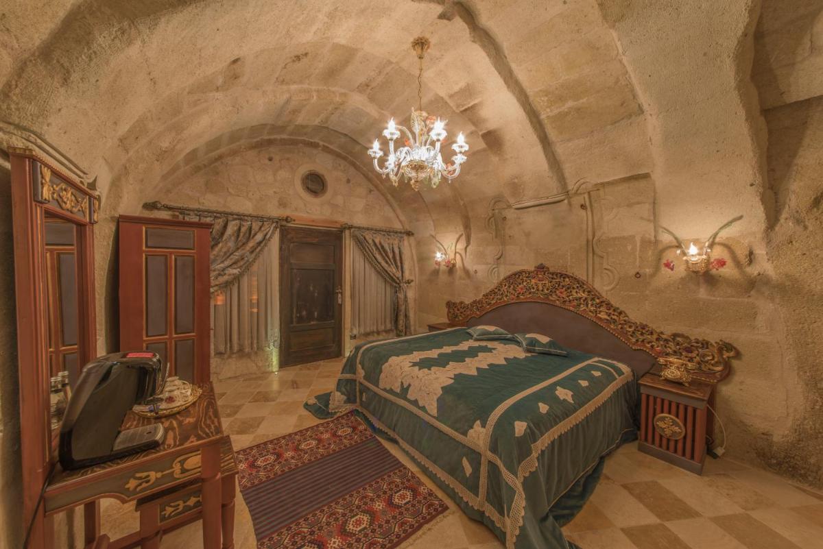 Elika Cave Suites & Spa