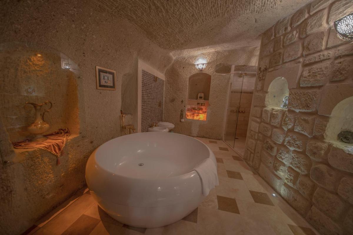 Elika Cave Suites & Spa