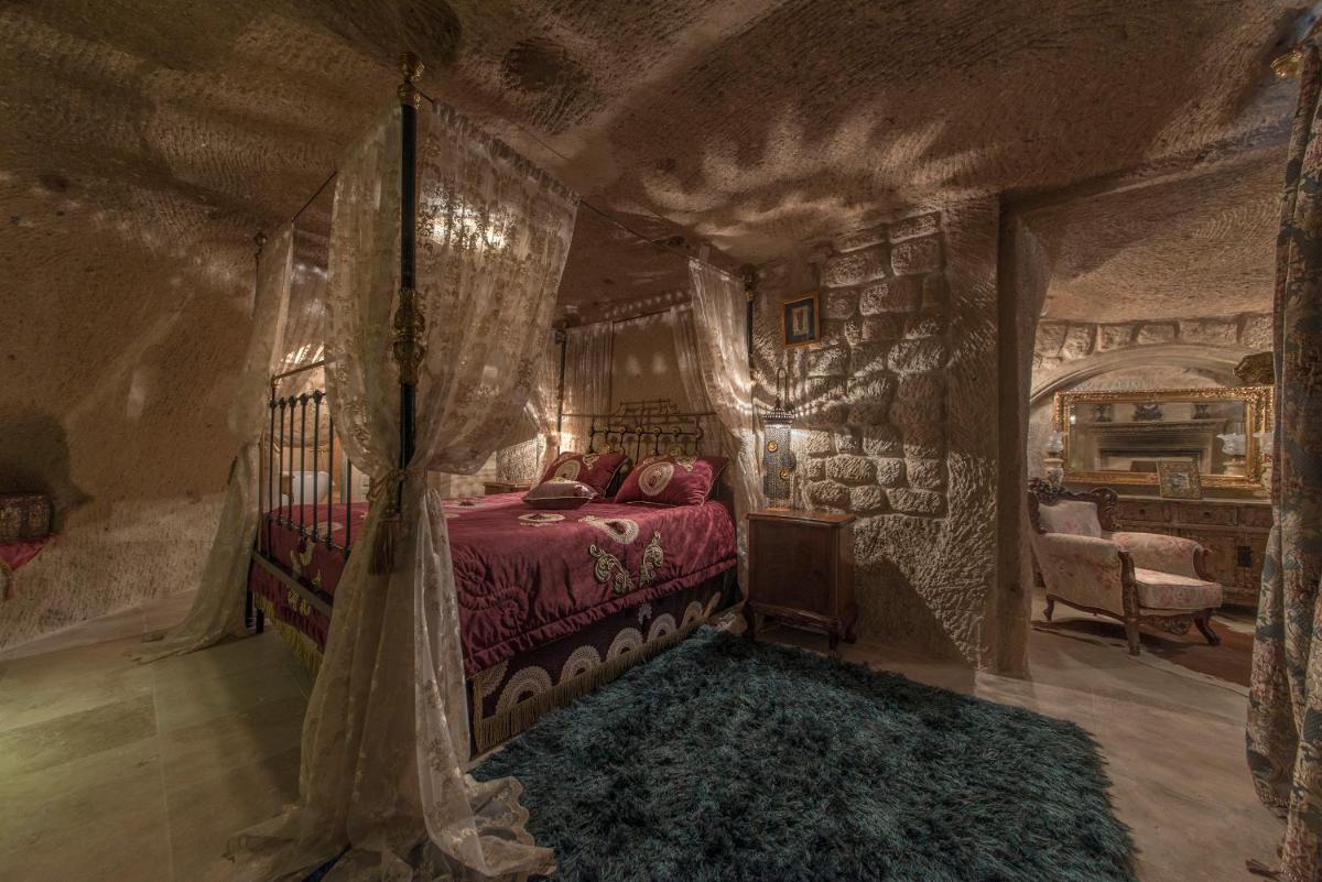 Elika Cave Suites & Spa