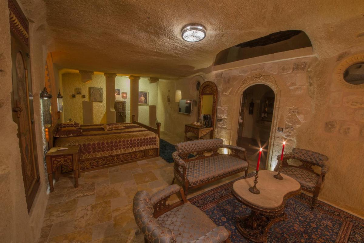 Elika Cave Suites & Spa