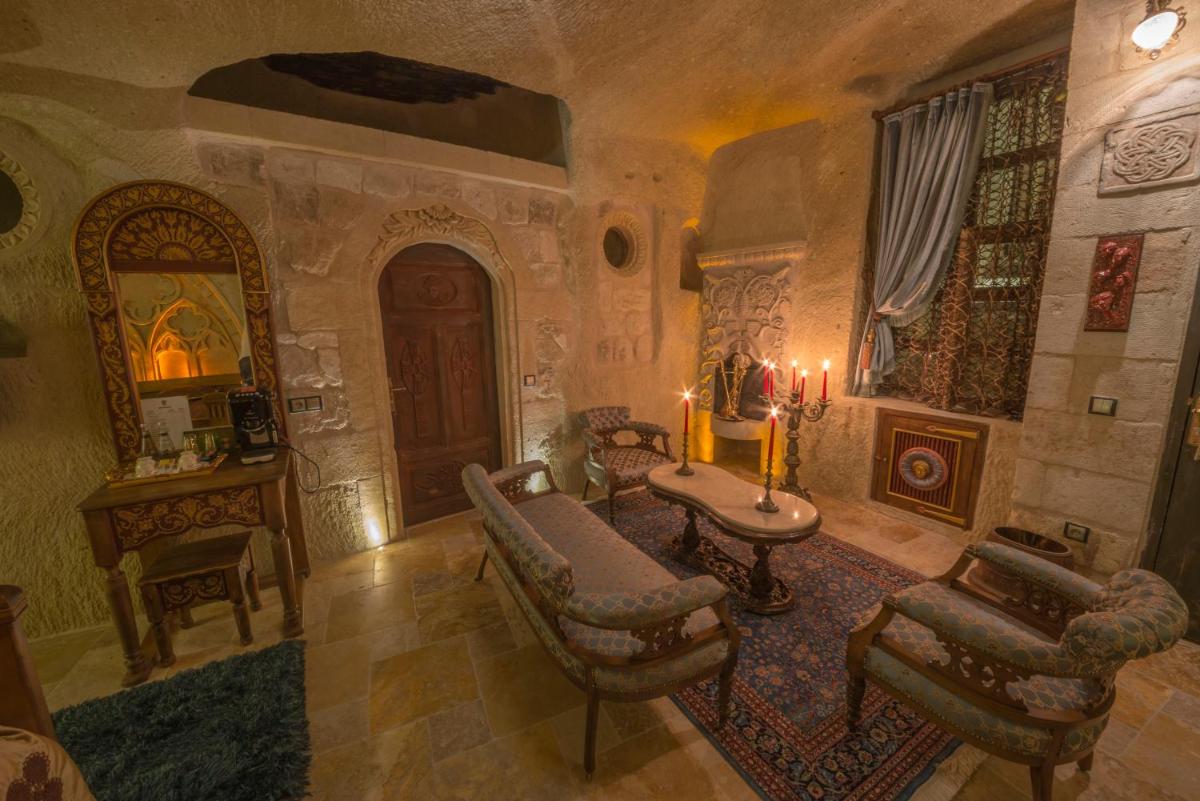 Elika Cave Suites & Spa