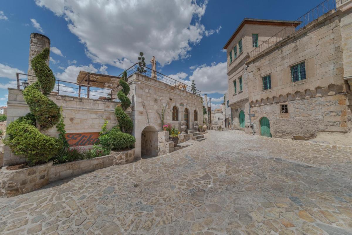 Elika Cave Suites & Spa