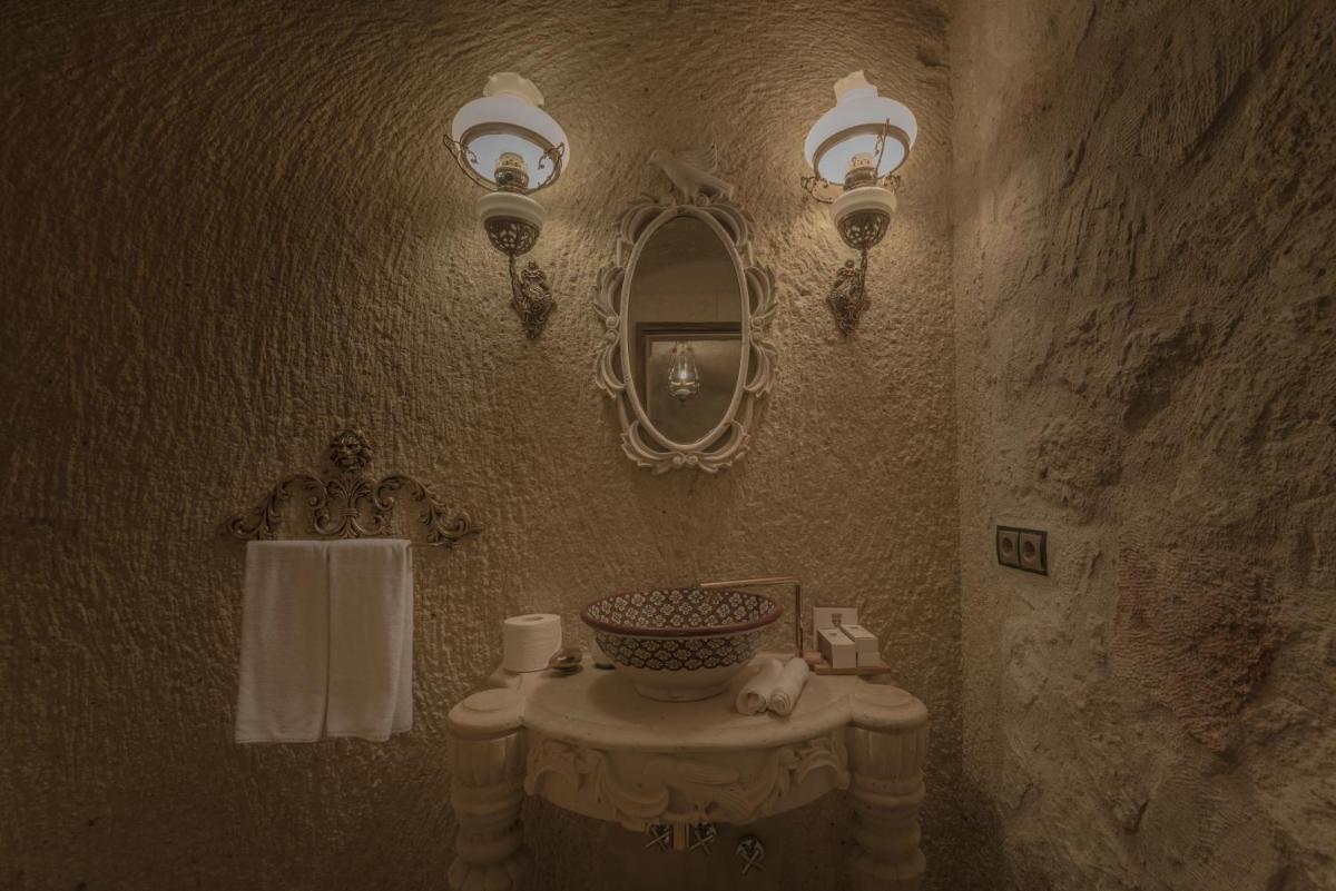 Elika Cave Suites & Spa