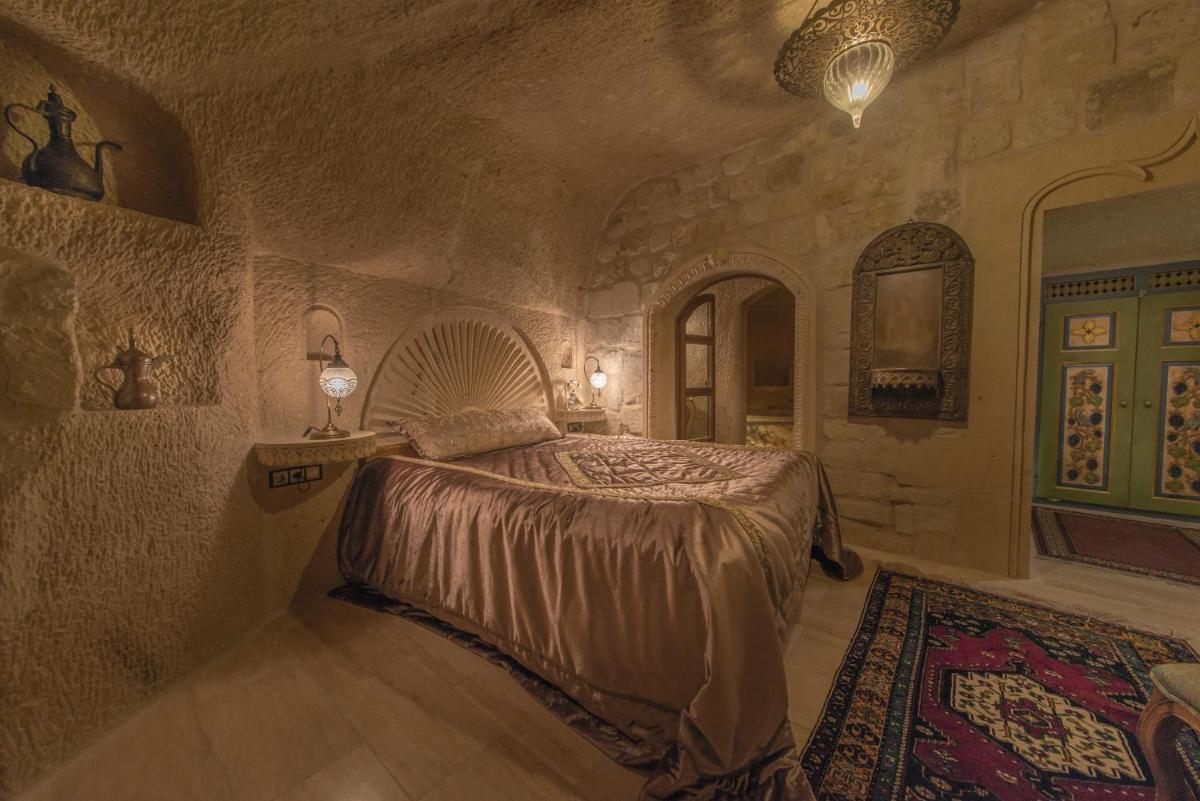 Elika Cave Suites & Spa