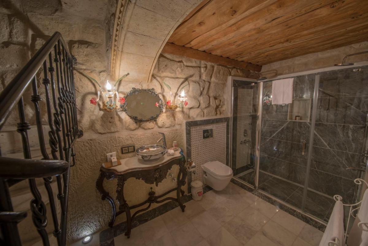 Elika Cave Suites & Spa