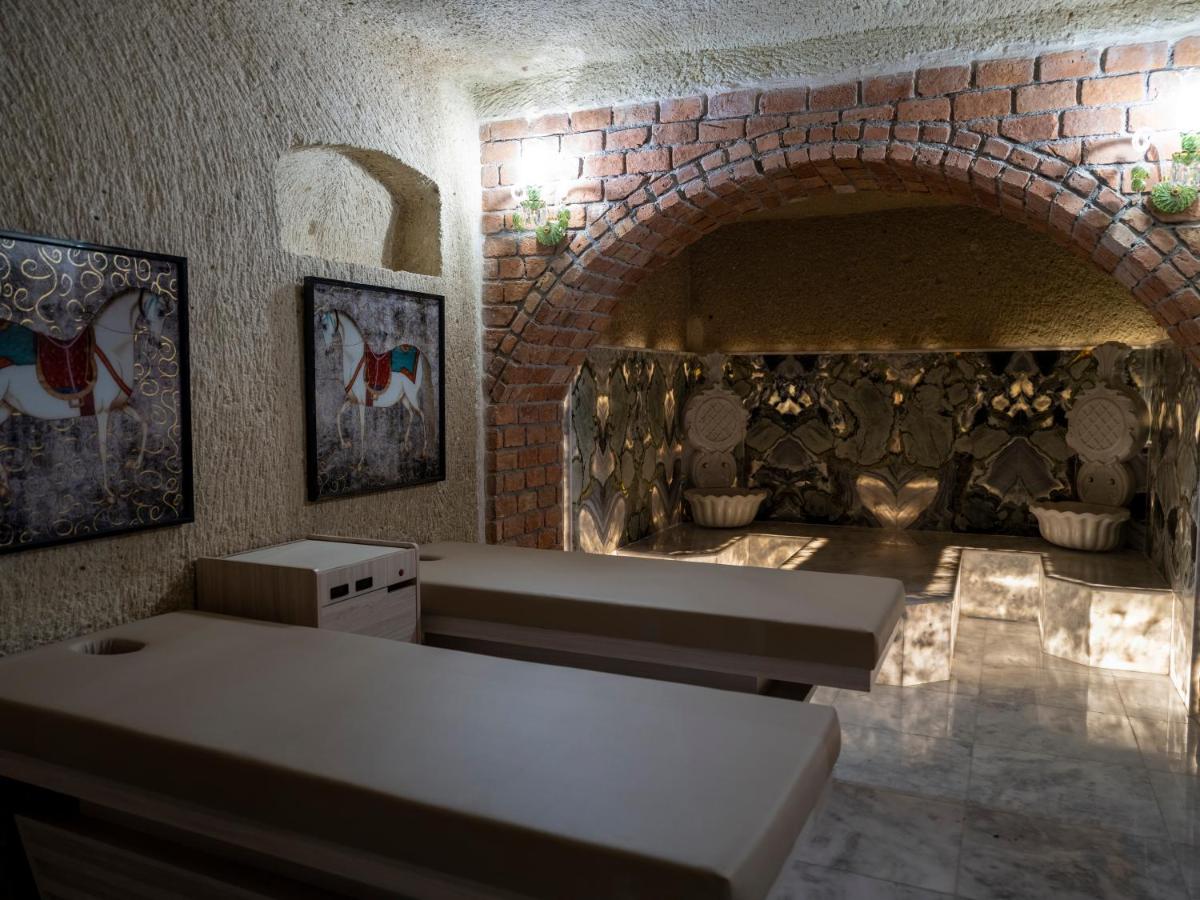 Elika Cave Suites & Spa