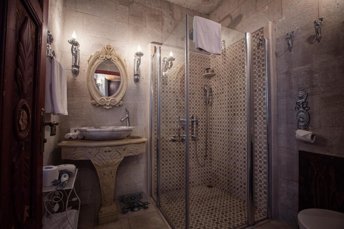 Elika Cave Suites & Spa