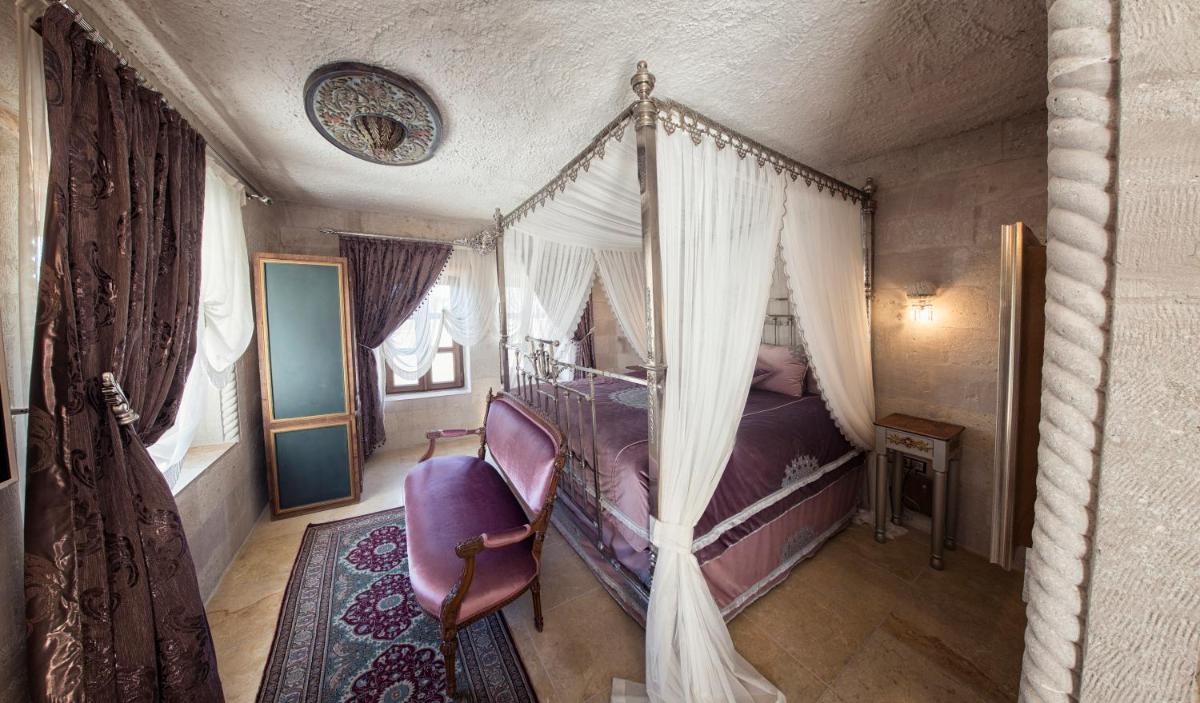 Elika Cave Suites & Spa