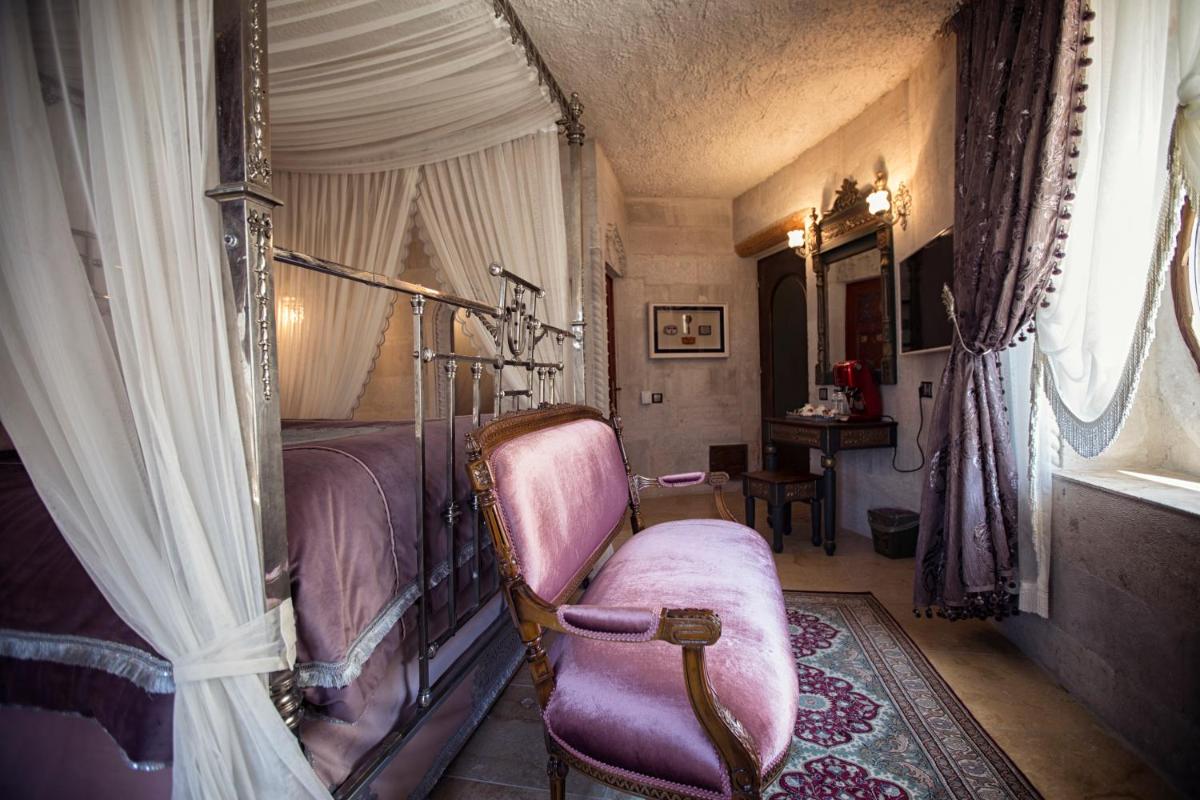 Elika Cave Suites & Spa