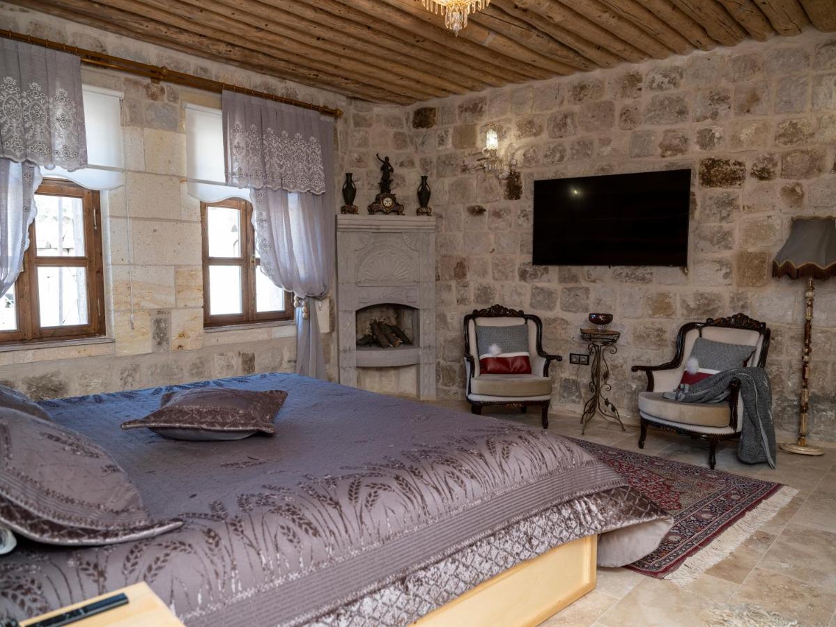 Elika Cave Suites & Spa