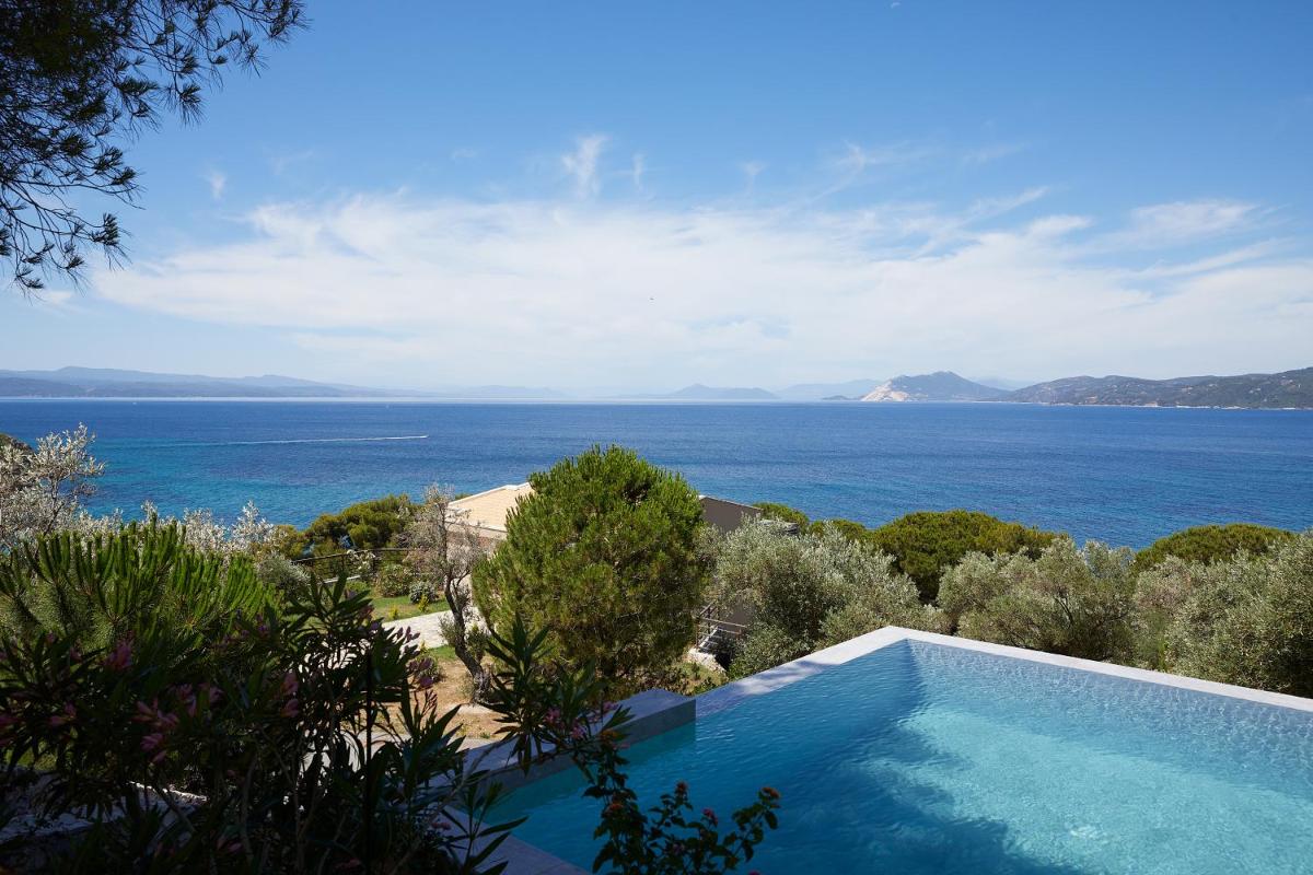 ELIVI Skiathos