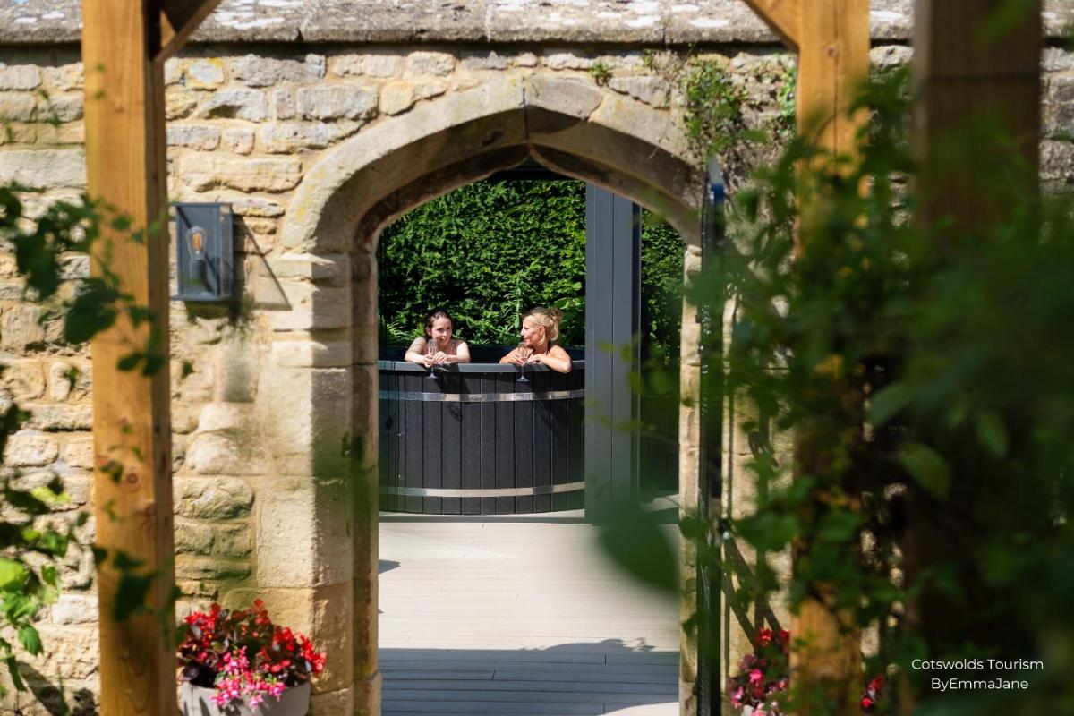 Ellenborough Park