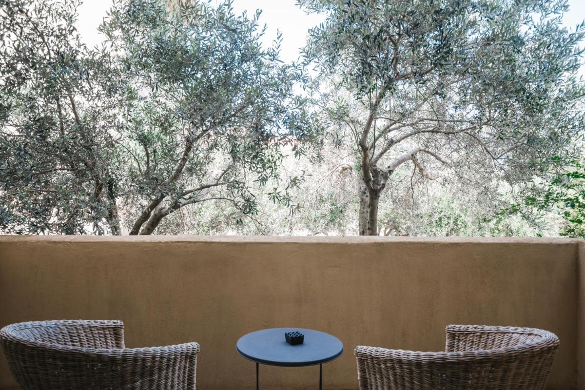 Emelisse Nature Resort