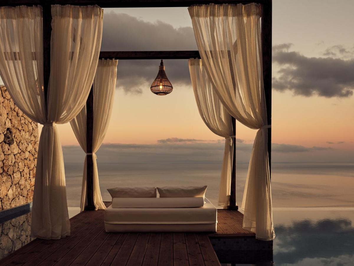 Emerald Villas & Suites - The Finest Hotels Of The World