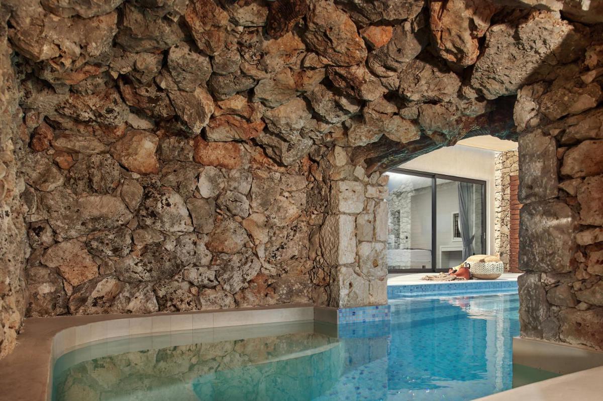 Emerald Villas & Suites - The Finest Hotels Of The World