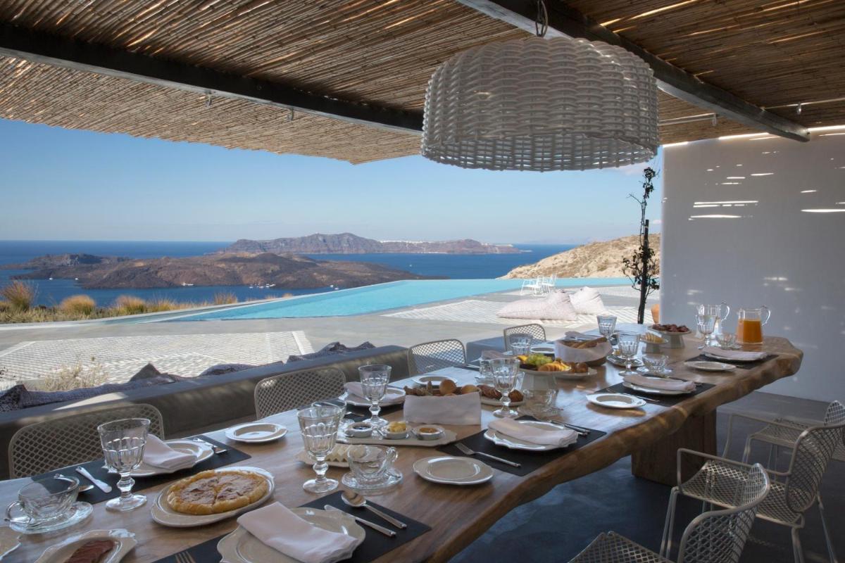 Erosantorini Luxury Private Estate & Suites