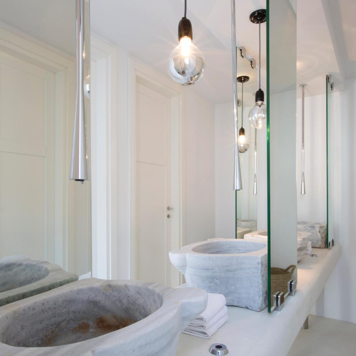 Erosantorini Luxury Private Estate & Suites