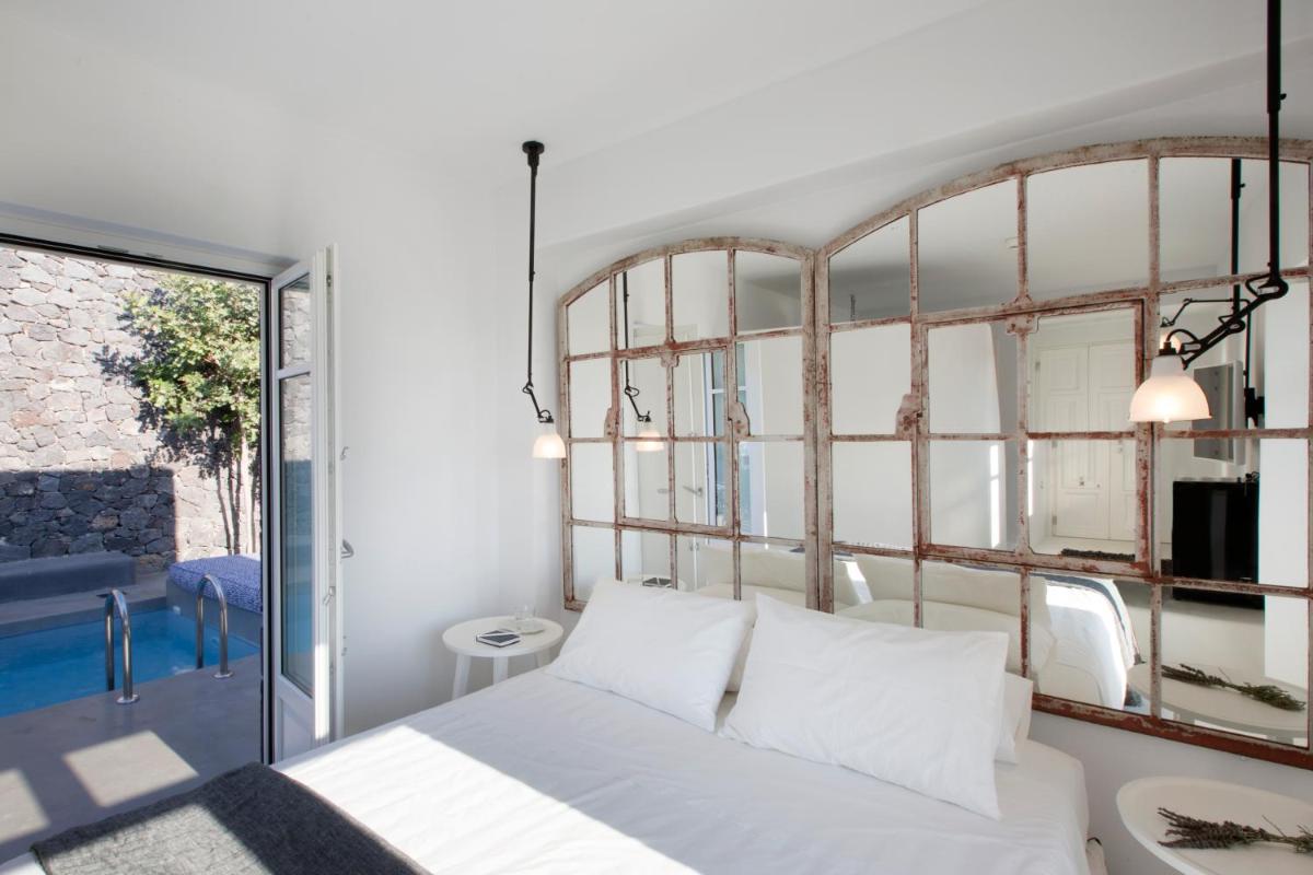 Erosantorini Luxury Private Estate & Suites