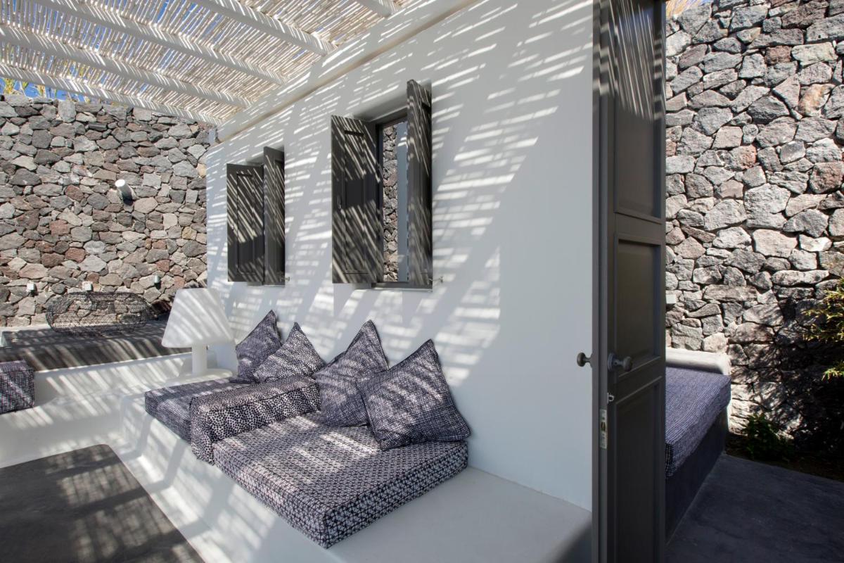 Erosantorini Luxury Private Estate & Suites