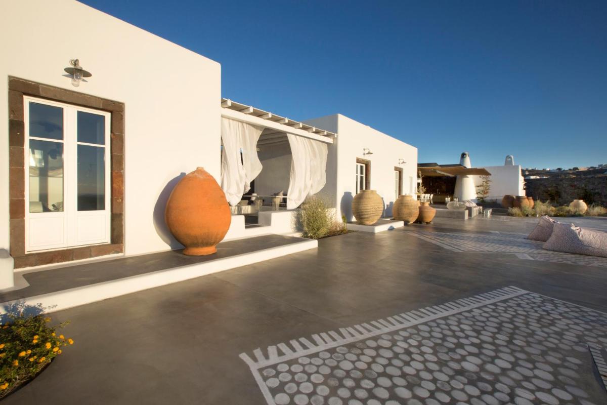 Erosantorini Luxury Private Estate & Suites